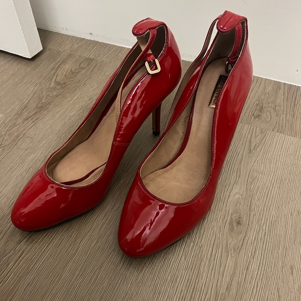 Red heels - Picture 3 of 3